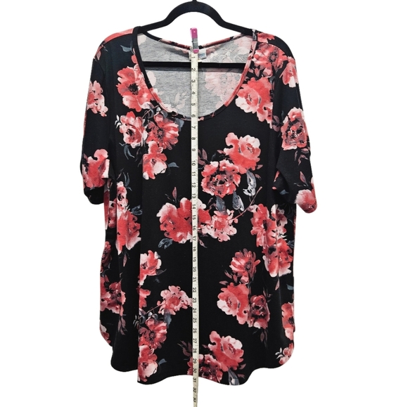 0014 LuLaRoe Rose Floral Top Tee Black Pink Comfort Stretch Plus Size 3X - Picture 9 of 10
